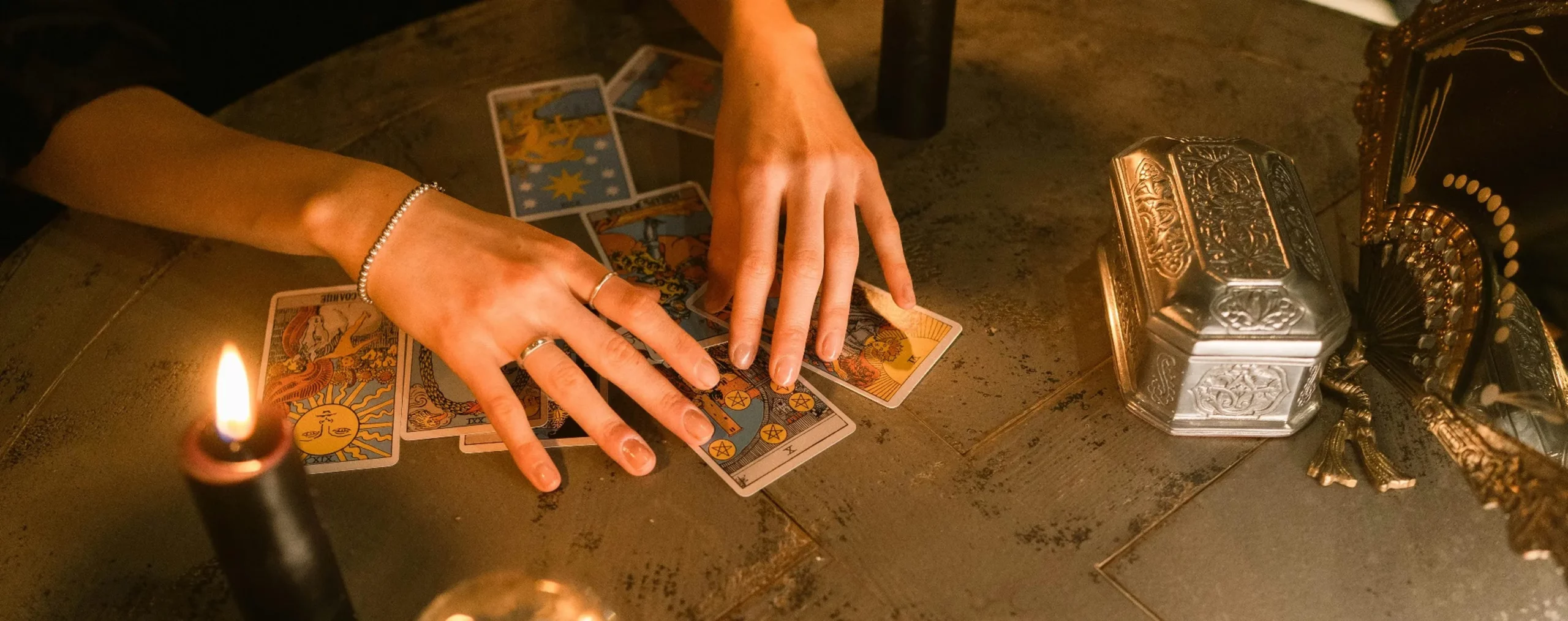 Die Weisheit des Tarot: Perspektiven für ein erfülltes Leben